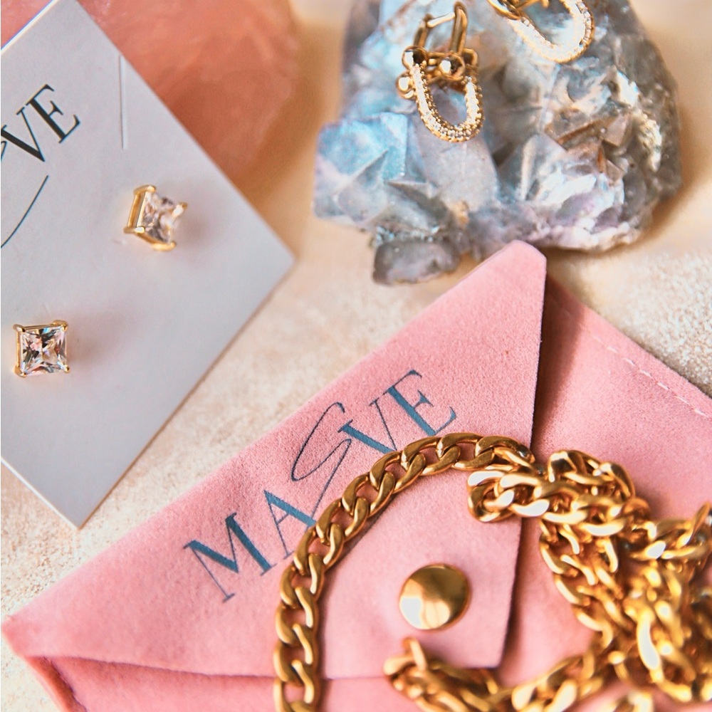 HEY MAEVE JEWELRY SET: EARRINGS + NECKLACE